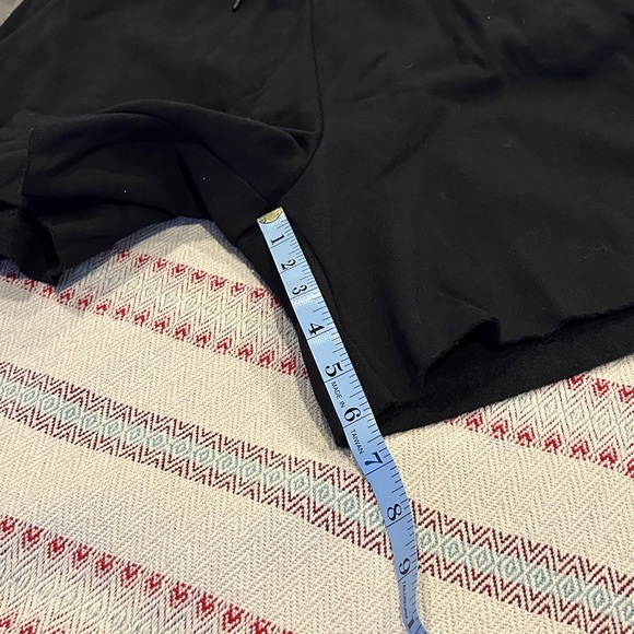 NWT Victoria’s Secret/Pink fleece shorts. - Picture 6 of 7